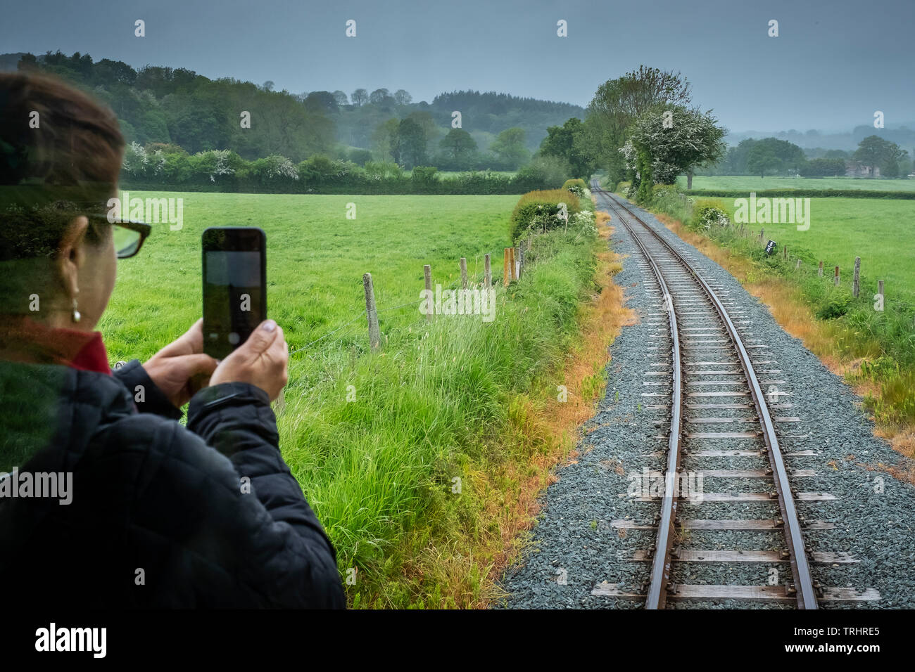 Traveller und Bahn Llanfair und Welshpool Steam Railway, Wales Stockfoto