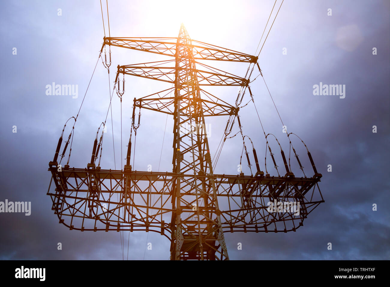 Strom pylon Farbe erstellen Stockfoto