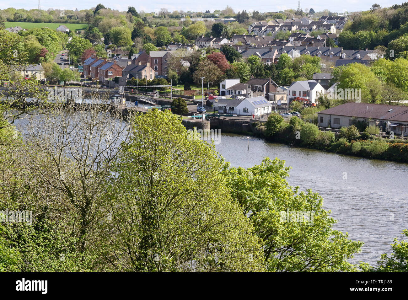 Auf der Suche nach Mountsandel Fort, um Lachs Sprung- und Navigationsinformationen auf dem Fluss Bann an Castleroe. Stockfoto