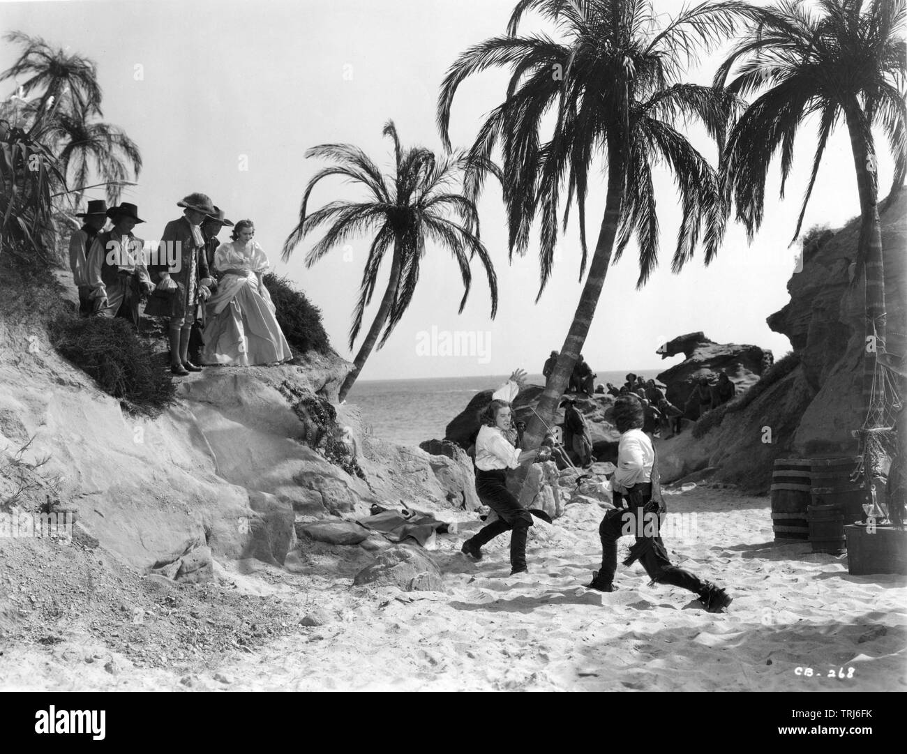 HENRY STEPHENSON OLIVIA de Havilland Errol Flynn und Basil Rathbone in Captain Blood 1935 Regisseur Michael Curtiz Roman Rafael Sabatini Kostüme Milo Anderson Musik von Erich Wolfgang Korngold Cosmopolitan Productions/Warner Bros. Stockfoto