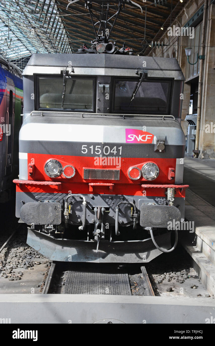 BB elektrische Lokomotive in Nord Raiway Station, Paris, Ile-de-France, Frankreich Stockfoto