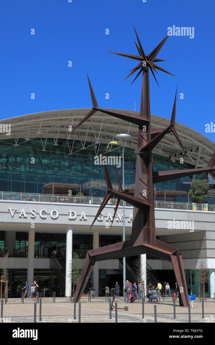 Portugal, Lissabon, Parque das Na™ es, Vasco da Gama Mall, Sun-Man Statue, Stockfoto