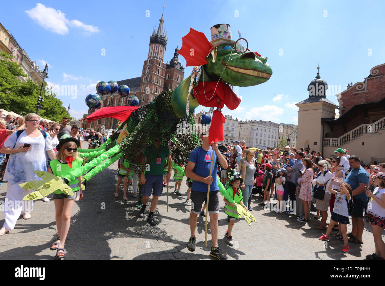 Krakau. Krakau. Polen. Drachen Parade, die jährliche Veranstaltung im Zentrum der Altstadt. Stockfoto
