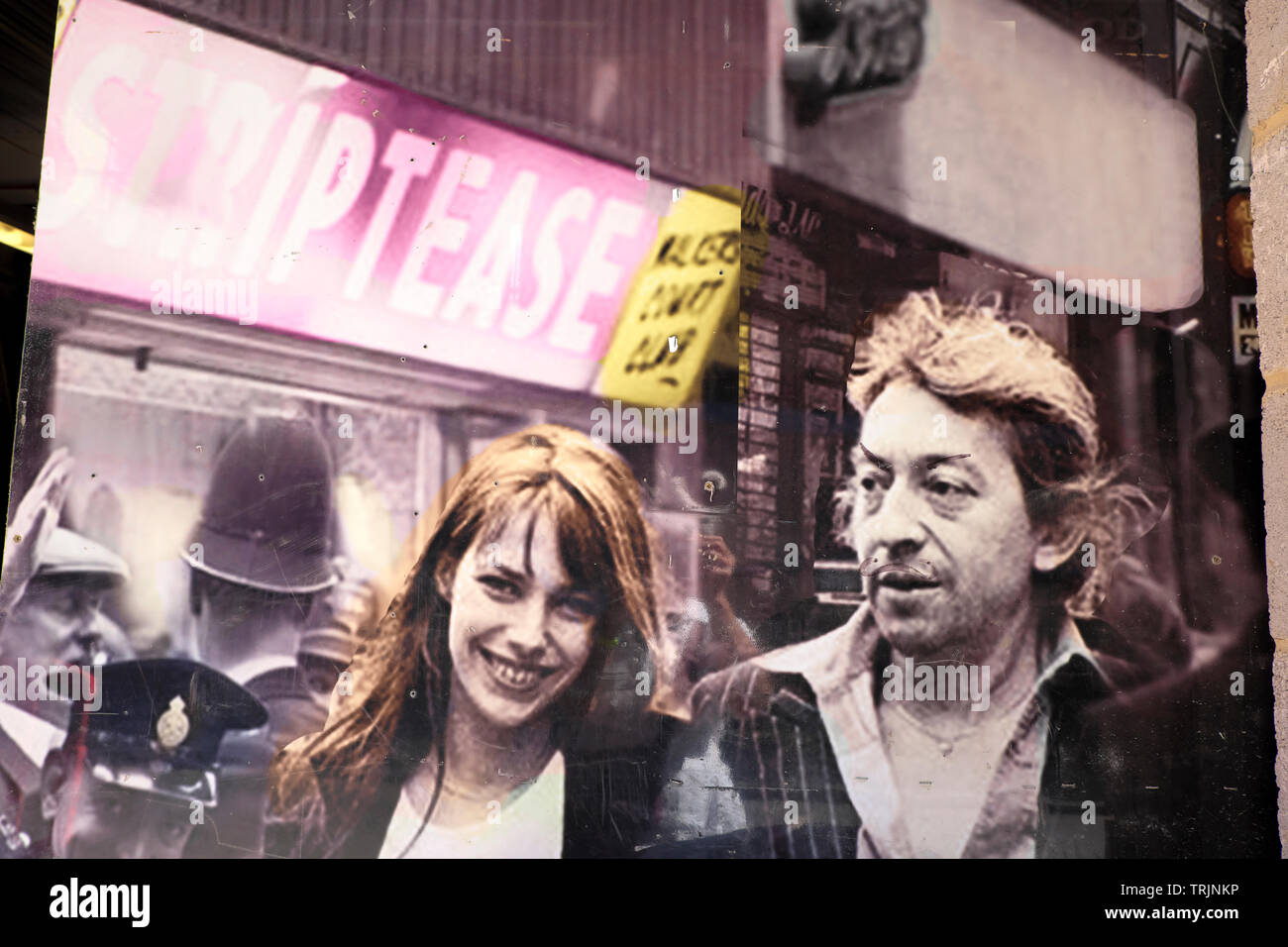 Serge Gainsbourg & Jane Birkin 70er Vintage Poster Collage auf Wand der verlassene Baustelle Soho London England UK KATHY DEWITT abgerissen Stockfoto
