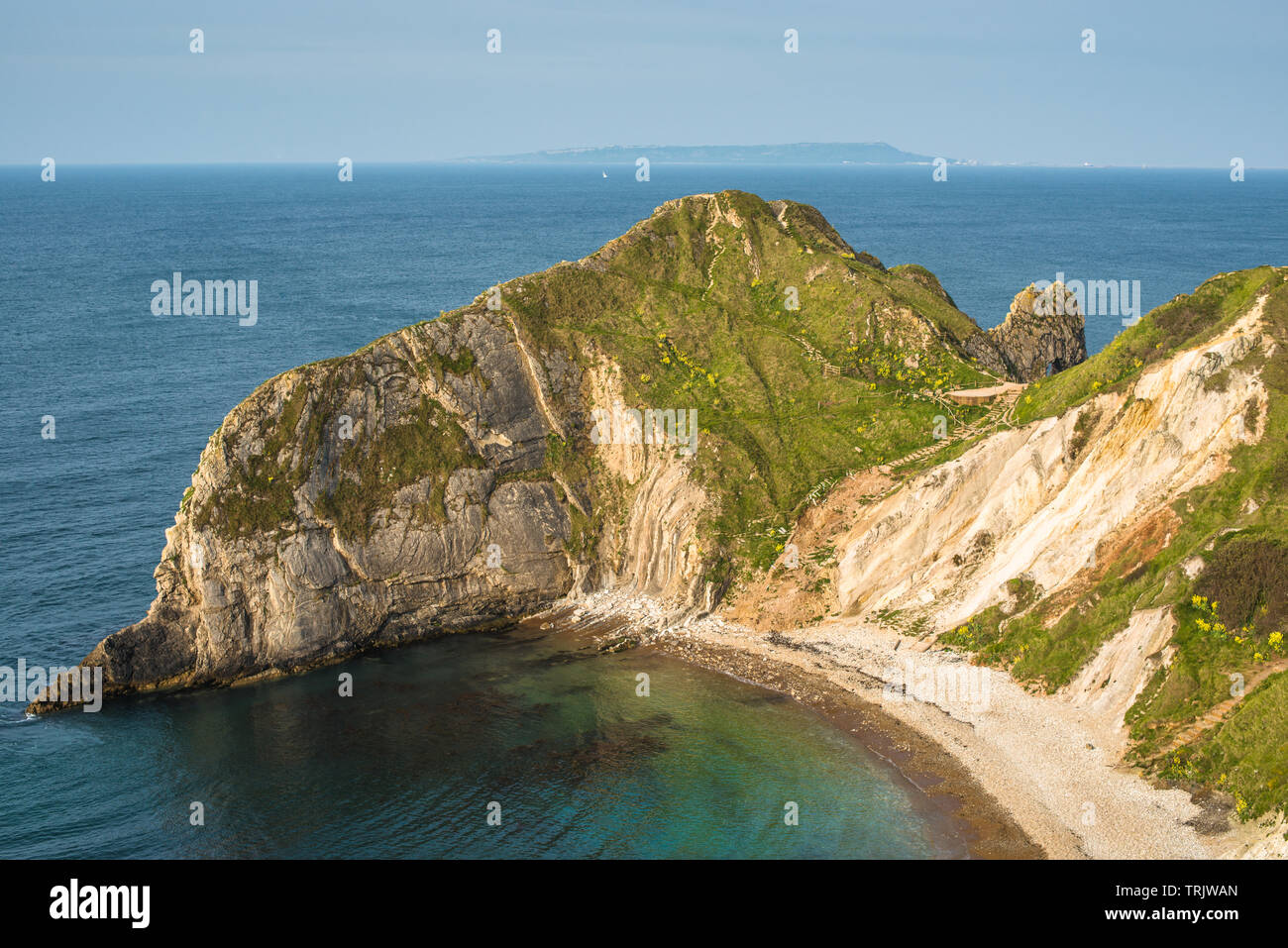 Die atemberaubende Landschaft mit Blick auf den Mann O Krieg Bucht neben Durdle Door auf der Jurassic Coast von Dorset. England, UK. Stockfoto