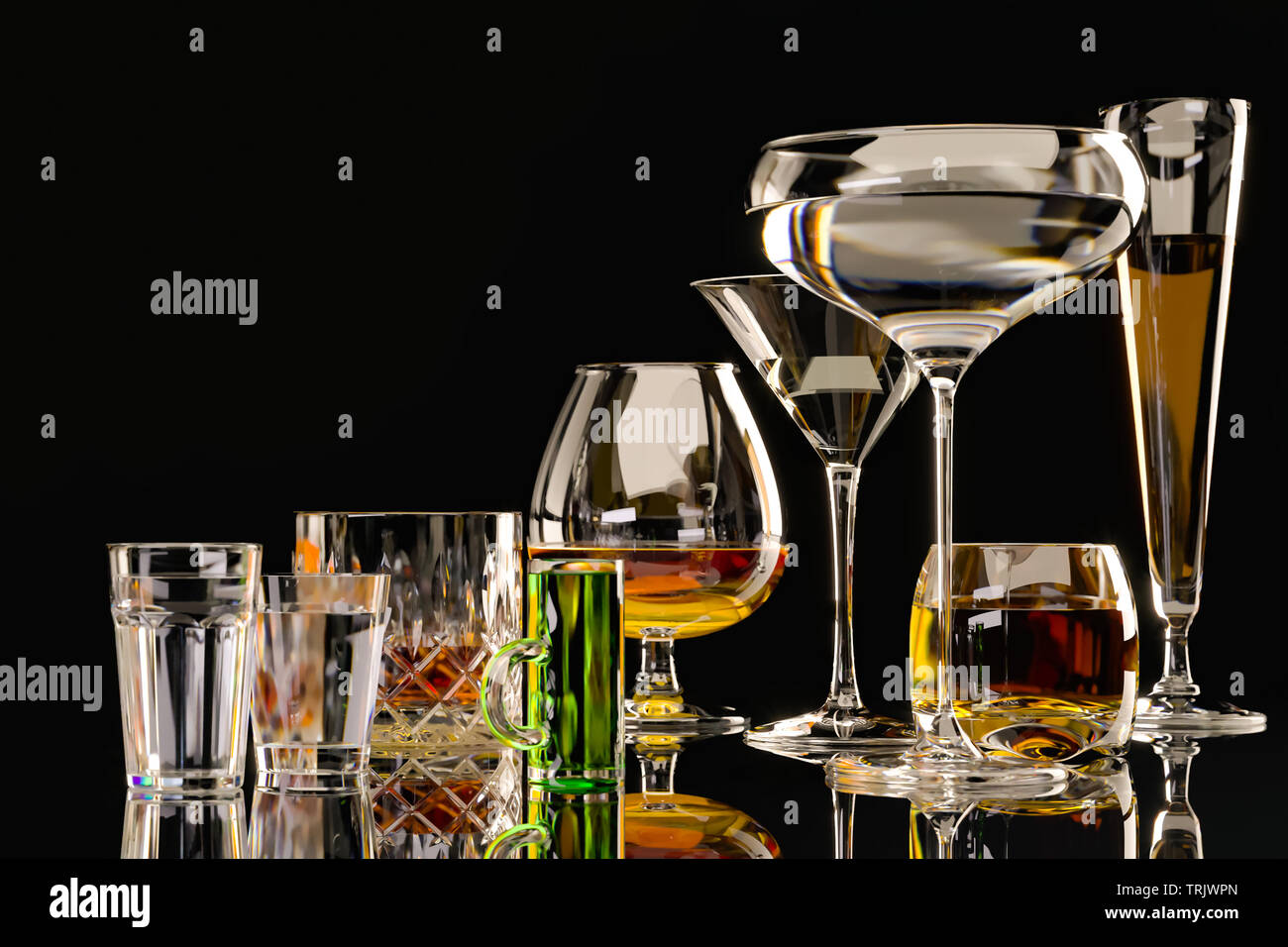 Starke alkoholische Getränke, Gläser und Brillen, in Anwesenheit von Whiskey, Wodka, Rum, Tequila, Weinbrand, Cognac. auf dunklen alten Hintergrund mit SELECTIV Stockfoto