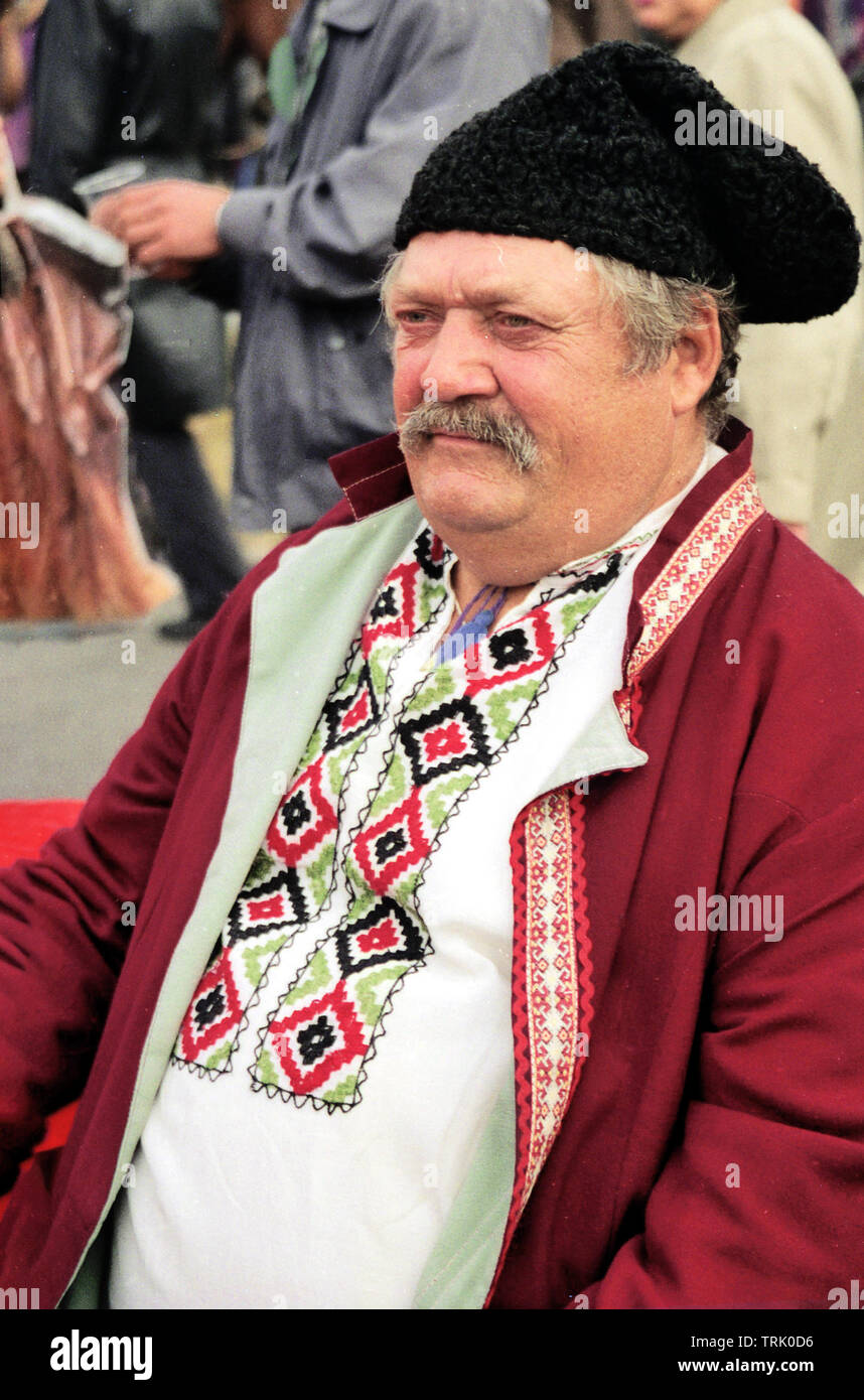 Porträt eines Ukrainischen in Tracht, Ukrainisch Messe, Saporischschja, Ukraine, Stockfoto