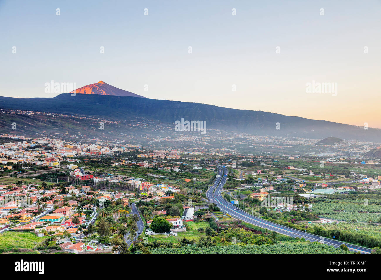 Europa, Spanien, Kanarische Inseln, Teneriffa, La Orotava und Pico Teide (3718 m) höchster Berg Spaniens, UNESCO-Welterbe Stockfoto