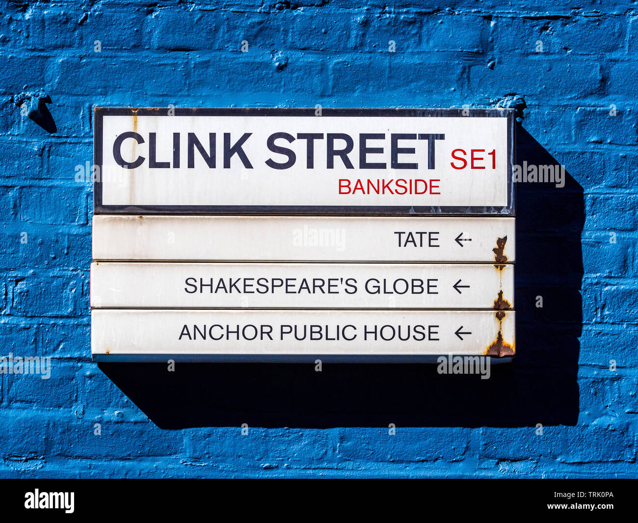 Clink Street Sign, Clink Street ist eine historische Straße Bankside auf der Londoner South Bank. Einen historischen Ort der berüchtigten Clink Prison Stockfoto