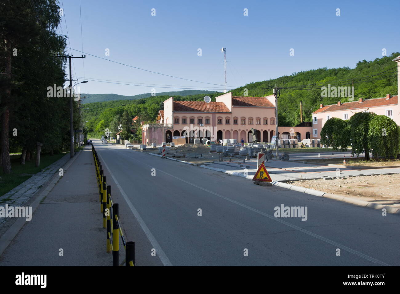 Gadzin Han, Serbien - Arbeitet auf dem Plateau am Denkmal Stockfoto