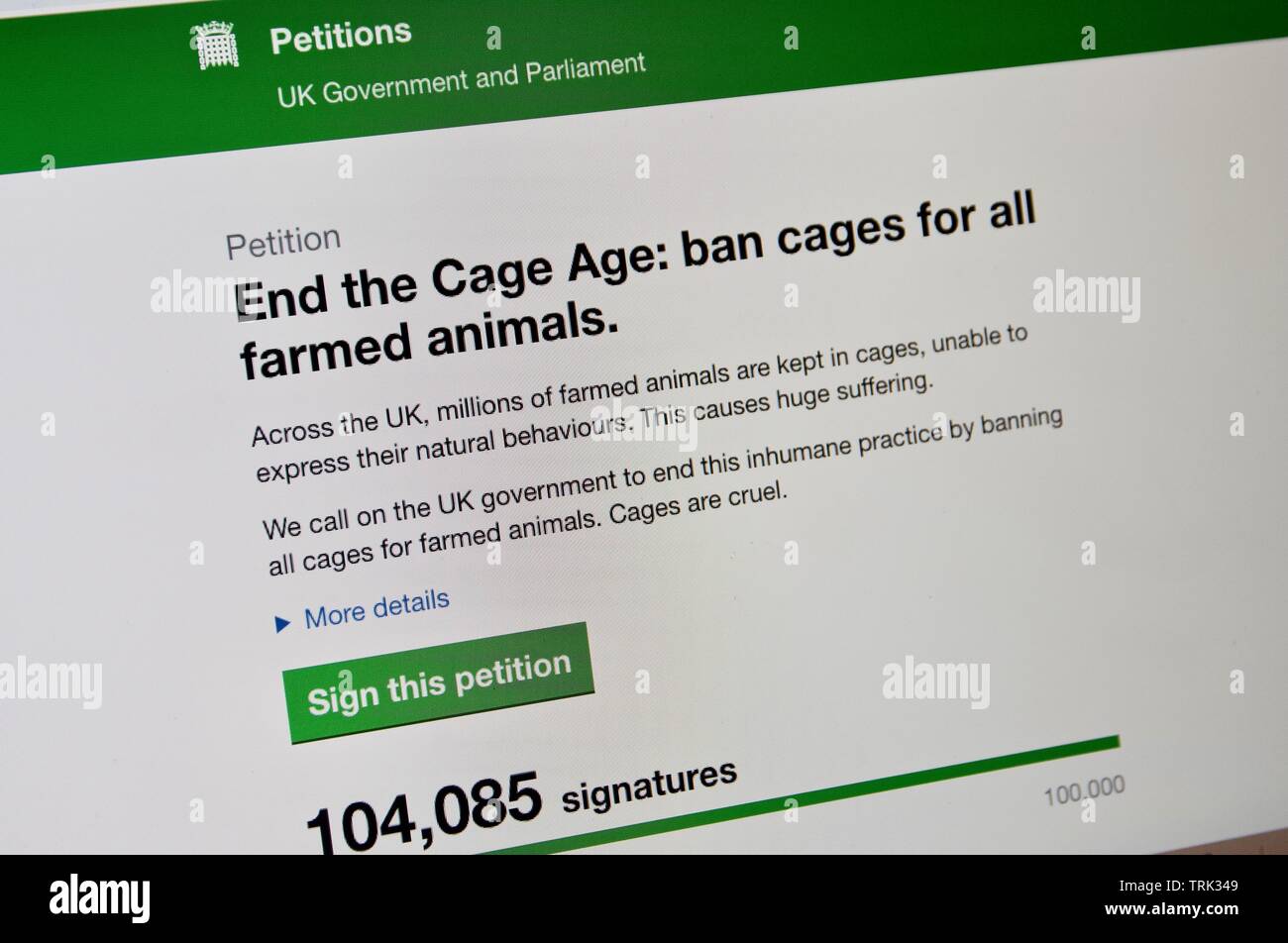 UK online tier Petition Käfige für alle landwirtschaftlichen Nutztiere zu verbieten. Stockfoto