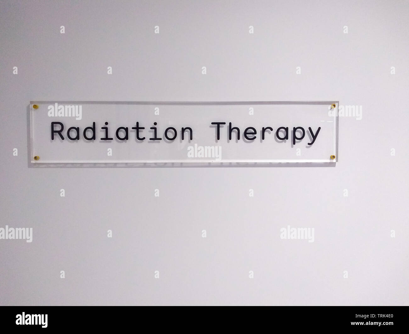 Strahlentherapie, Klarglas Zeichen in einem australischen Krankenhaus Stockfoto