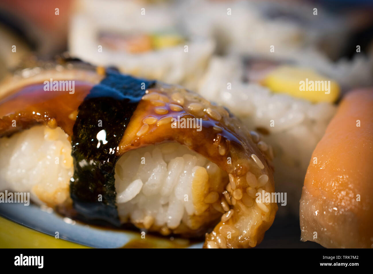 Eine Nahaufnahme der Nigiri mit Aal Stockfoto
