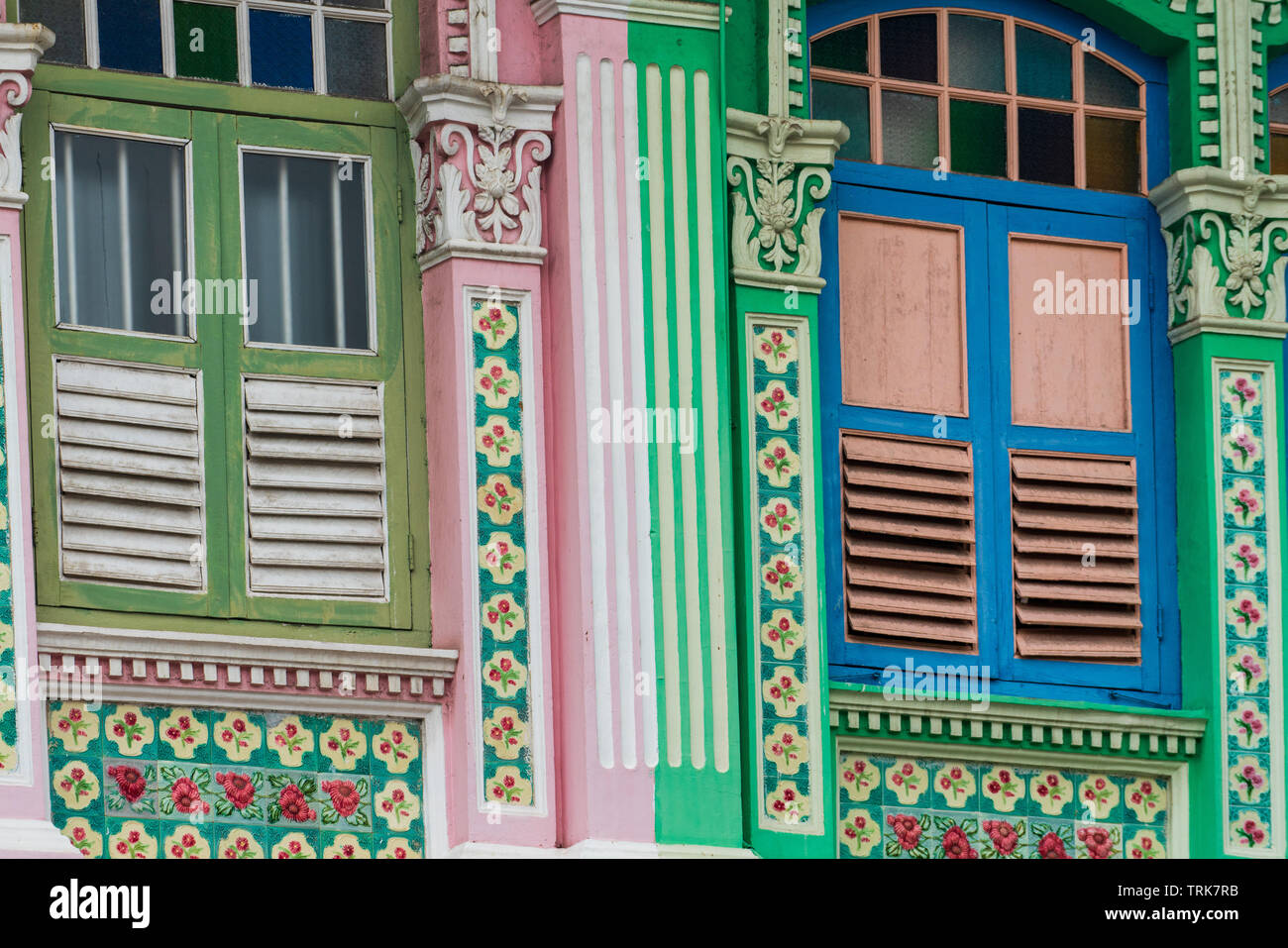 Die Joo Chiat Gegend von Singapur ist für Peranakan Architektur und bunten Shophouses bekannt. Stockfoto