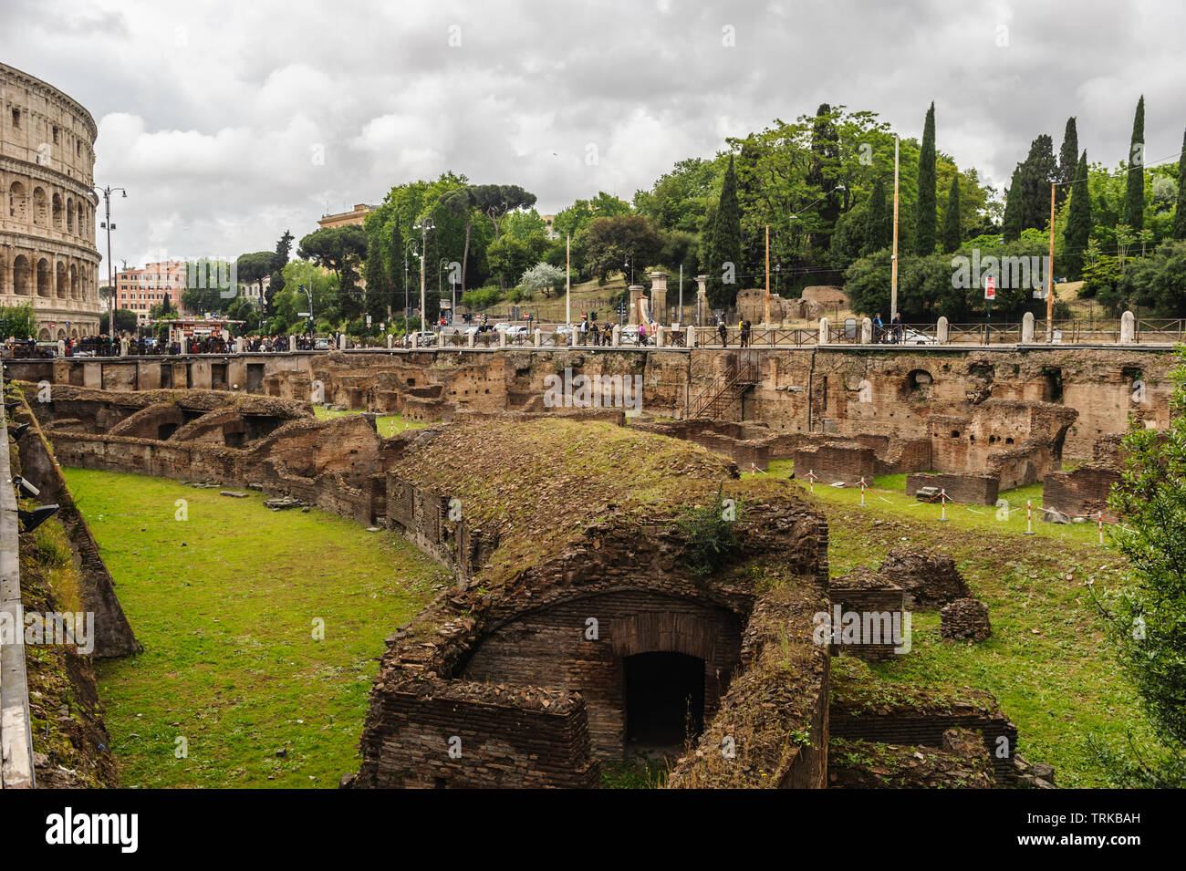 Gebäude, in denen Gladiatoren zwischen den Kämpfen am Kolosseum war Stockfoto