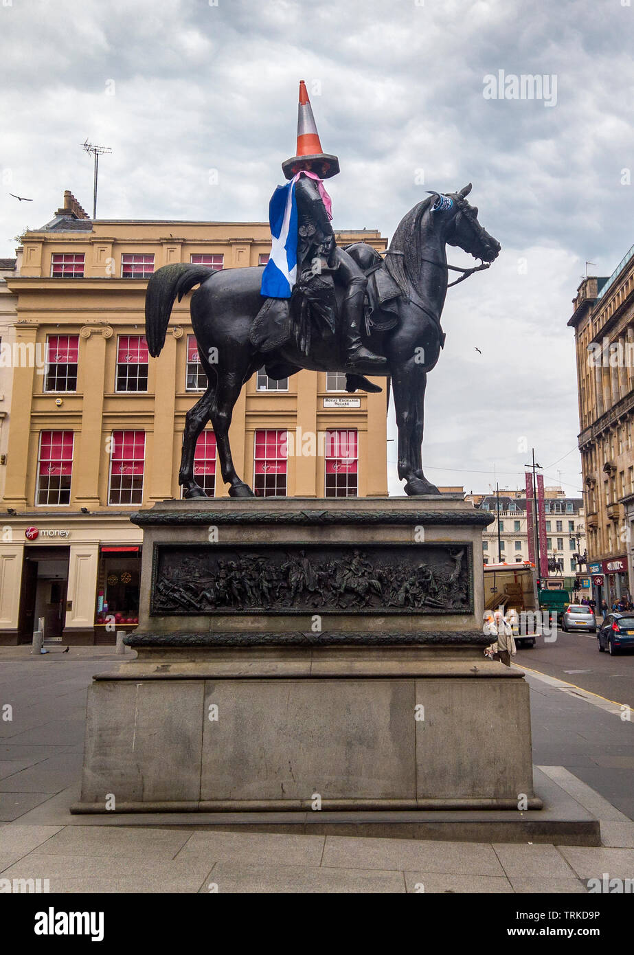 Glasgow, Schottland, Großbritannien. 7.. Juni 2019: Statue des Duke of Wellington zur Unterstützung der schottischen Frauen-Nationalmannschaft für die Weltmeisterschaft in Frankreich. Stockfoto
