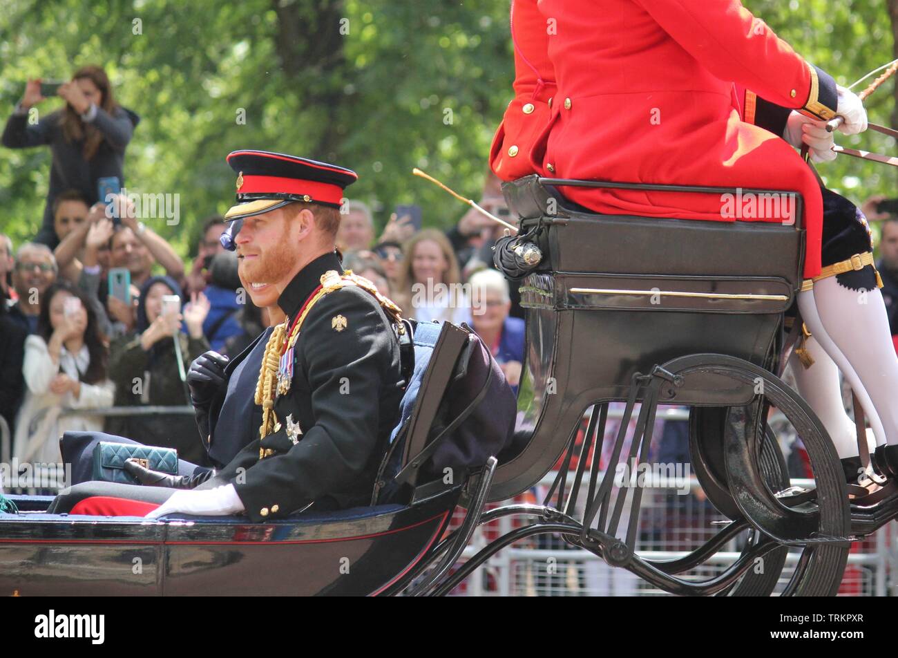 Meghan Markle & Prince Harry Stock, London UK, 8. Juni 2019 - Kate Middleton, Camilla Parker Bowles, Meghan Markle Prince Harry Trotzen der Farbe Stockfoto