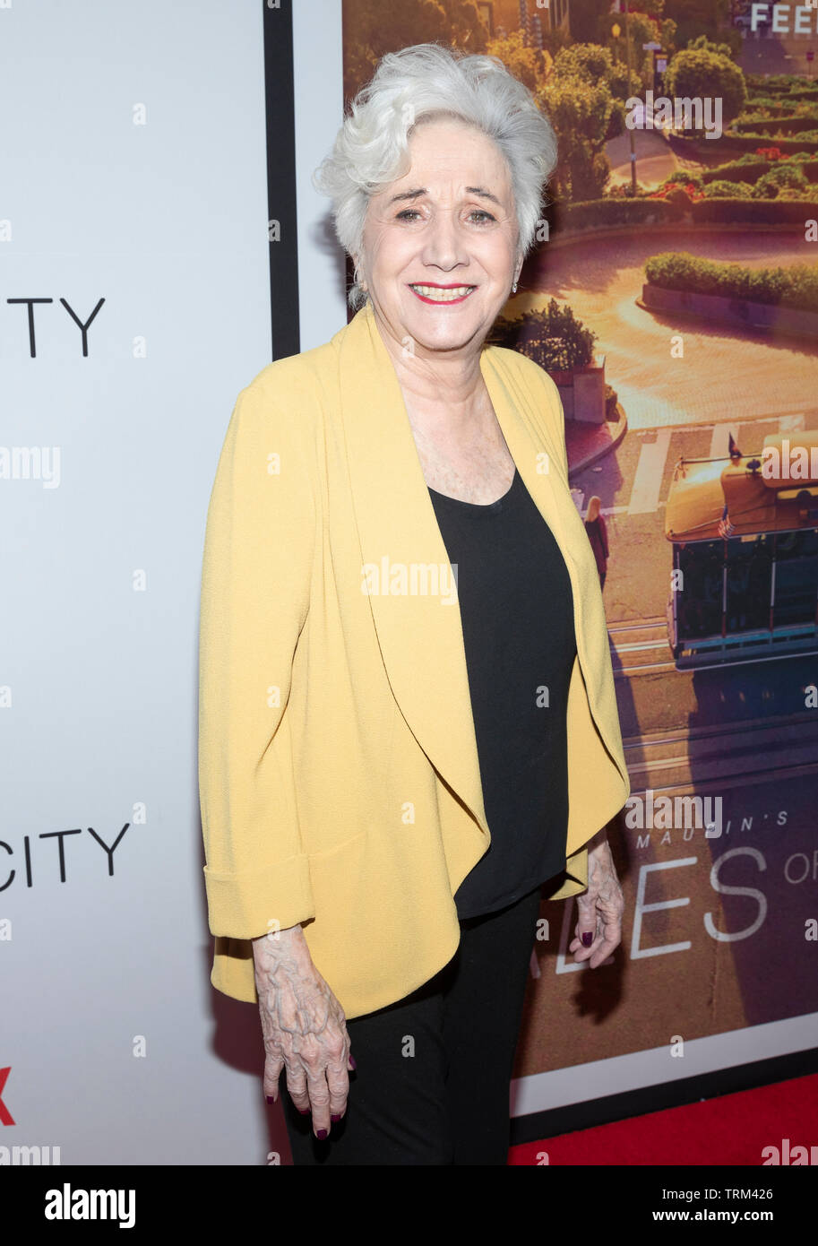 New York Ny Juni 4 2019 Olympia Dukakis Besucht Geschichten Der Stadt New York Premiere Auf Metrograph Stockfotografie Alamy