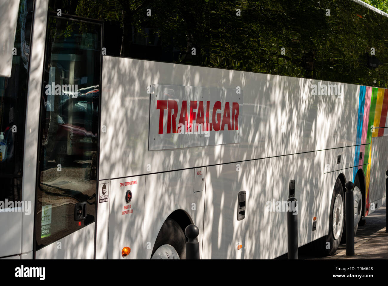 Tourismus in Irland. Trafalgar Tour agentur Marke Bus. Stockfoto