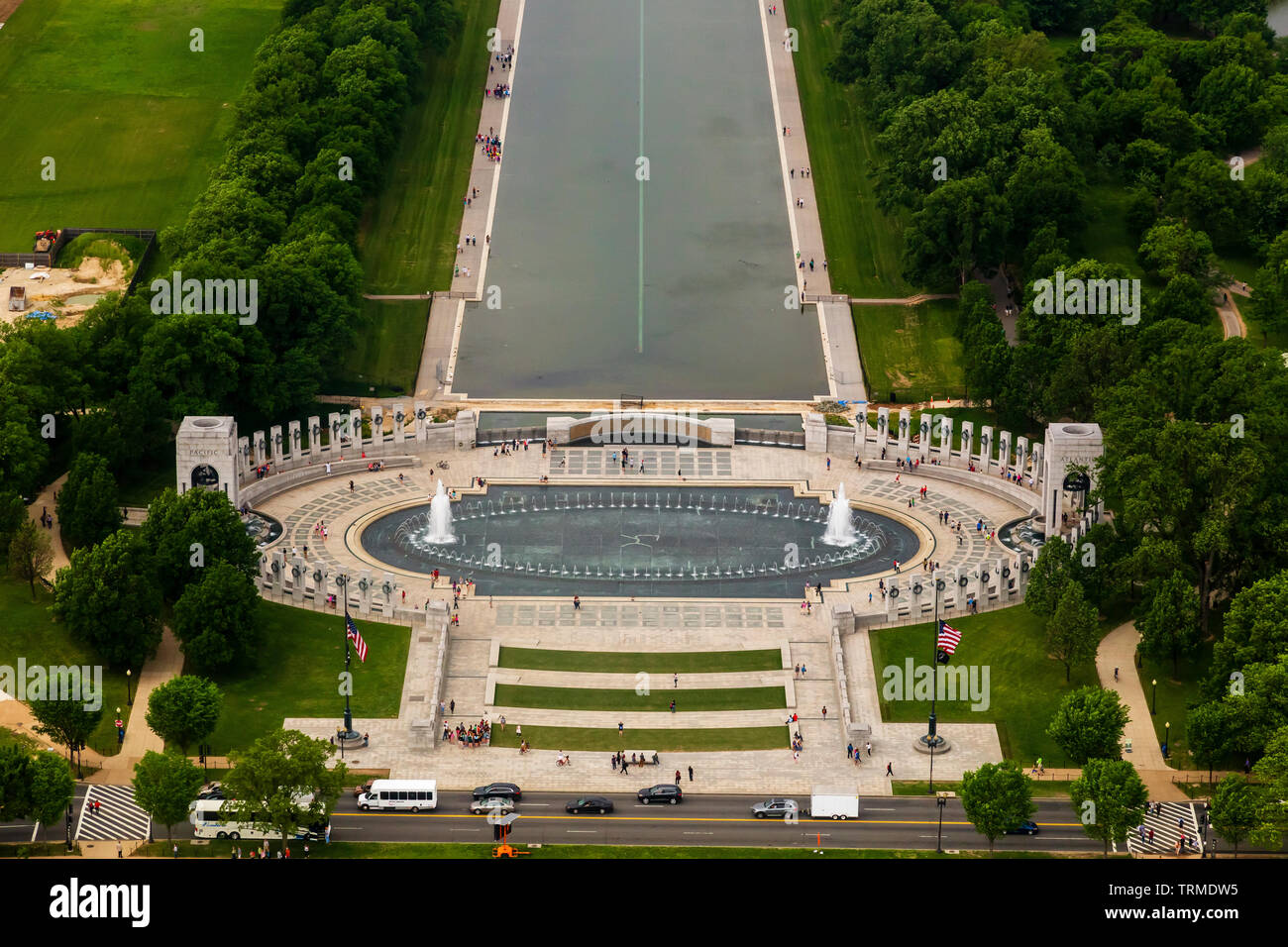 Blick vom Washington Monument der WK II Memorial National Mall in Washington, DC Stockfoto