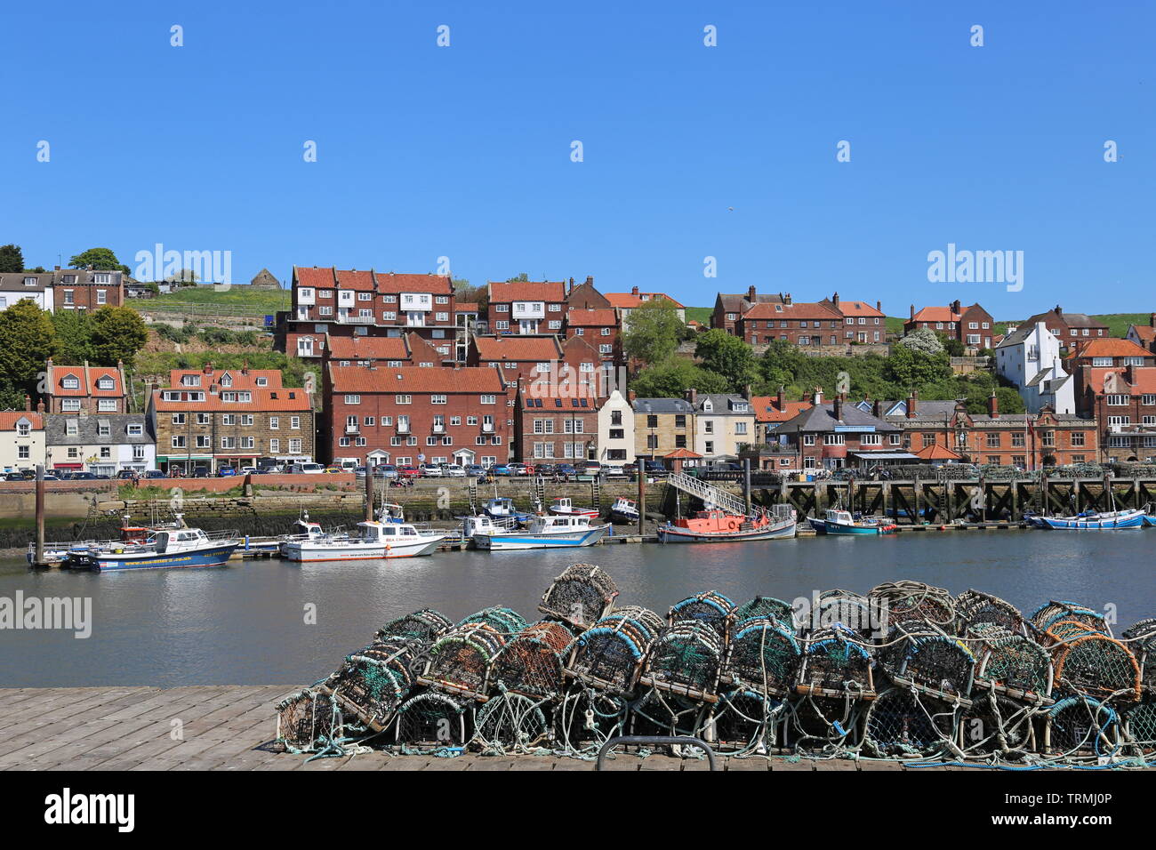 Blick über den Fluss Esk aus Fisch Quay, Whitby, Borough von Scarborough, North Yorkshire, England, Großbritannien, USA, UK, Europa Stockfoto