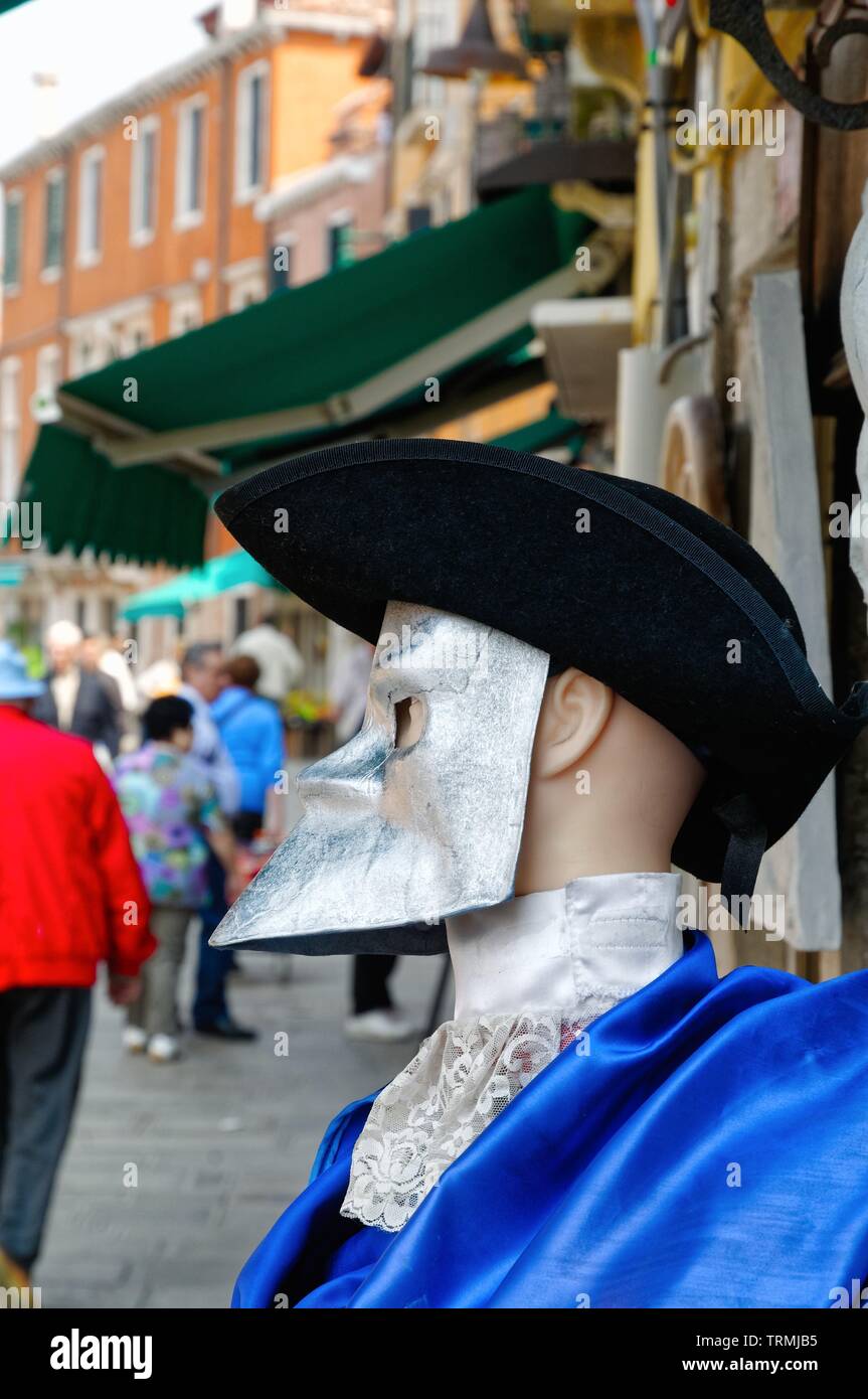 In der Nähe des venezianischen Karnevals Maske außerhalb eines Shop in Venedig Italien Europa EU Stockfoto