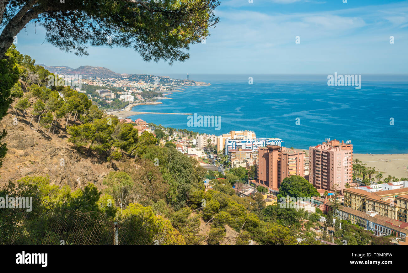 Panoramablick auf die schönen Anblick in Malaga und Costa del Sol, Andalusien, Spanien. Stockfoto