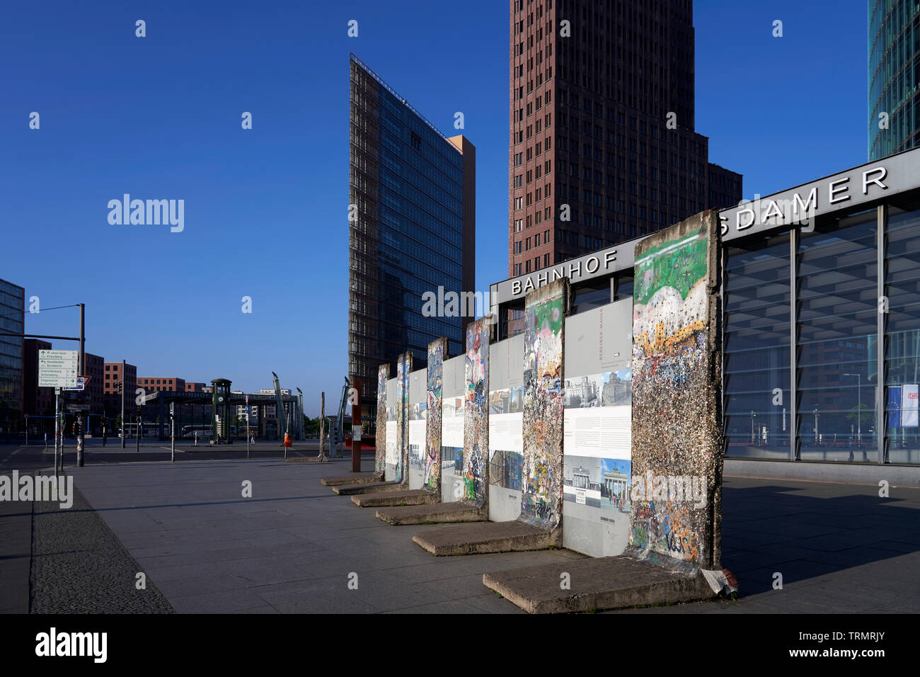 Potsdamer Platz, Stücke der Mauer in ihrer ursprünglichen Lage. Stockfoto
