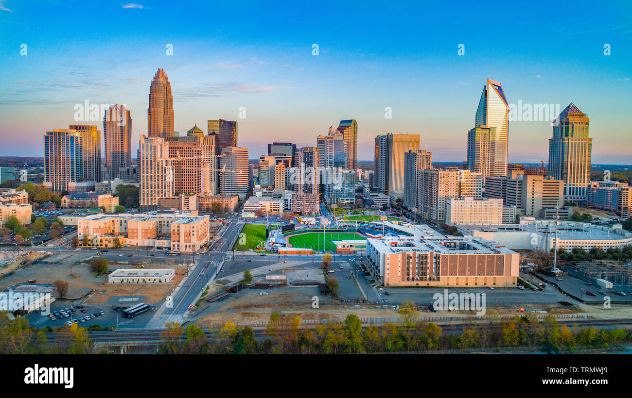 Charlotte, North Carolina, USA, Drone Skyline Luftbild. Stockfoto