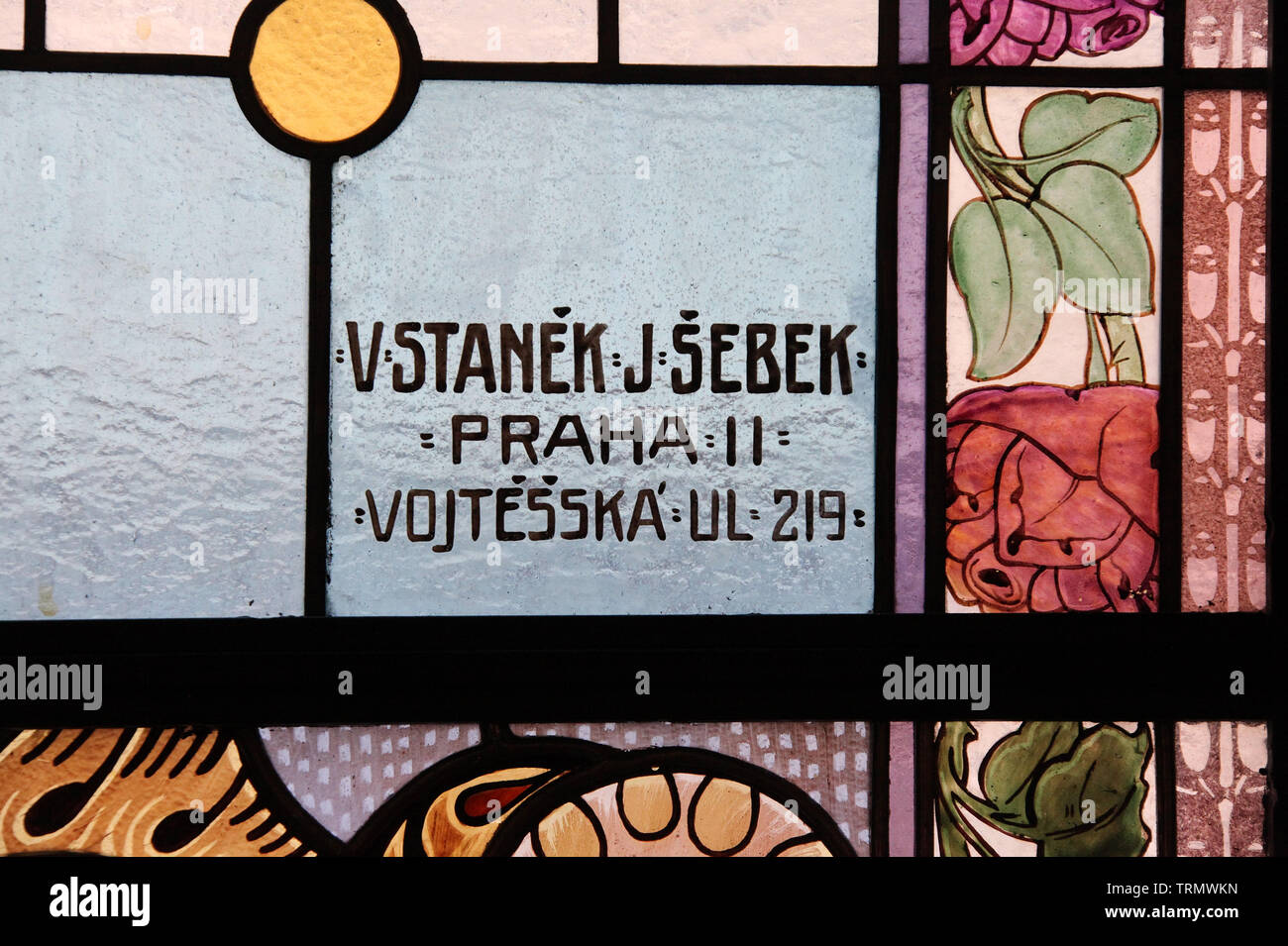 Kirchenfenster von Stanek und Sebek in der Lucerna in Prag Stockfoto