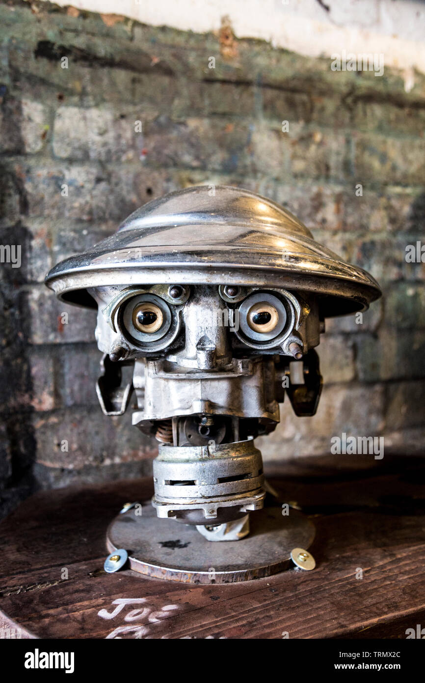 Umfunktionierte kunst Skulpturen von Joe Rush in Essig Yard, London, UK Stockfoto