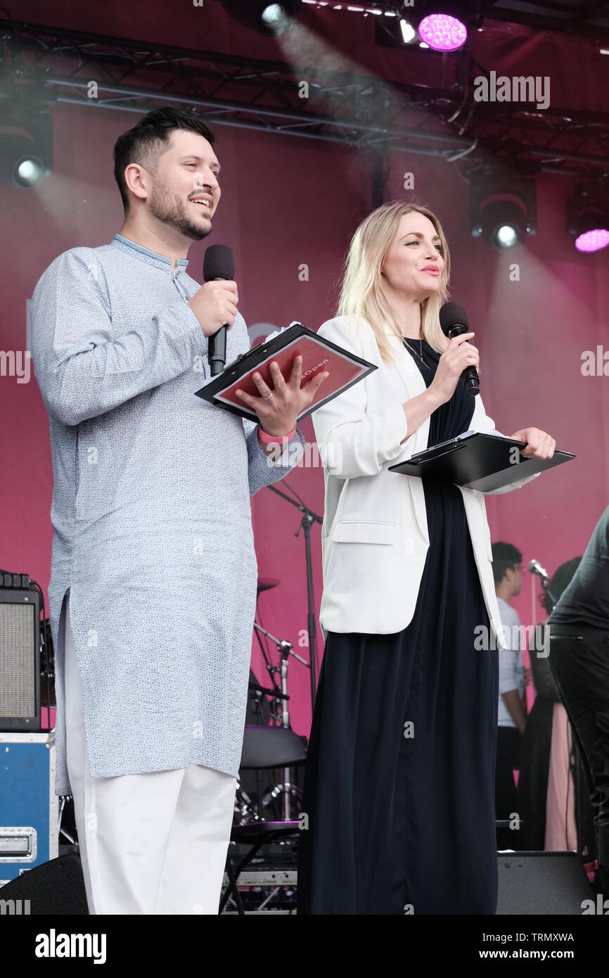 Dr. Myriam Francois und Abdullah Afzal host Die Eid-Festival 2019 am Trafalgar Square in London. Stockfoto