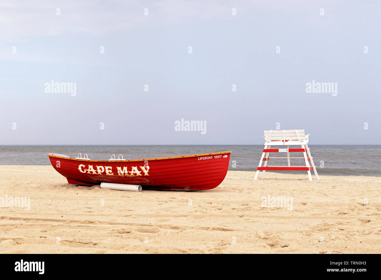Rettungsschwimmer Rettungsboot und Rettungsschwimmer Stuhl, Cape May, New Jersey, USA Stockfoto