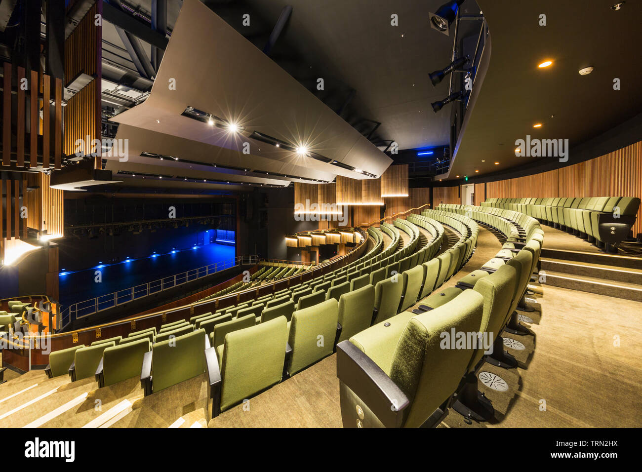 Die 940 Sitze im Theater von Cairns Performing Arts Centre, Cairns, Queensland, Australien Stockfoto
