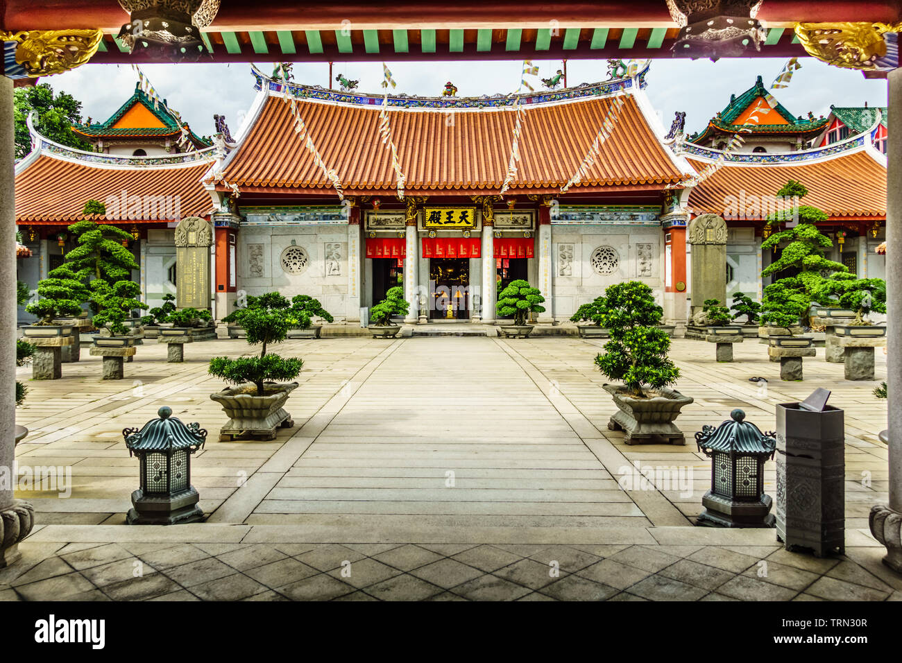 Singapur - Dec 18, 2018: Berühmte Lian Shan Shuang Lin Tempel in Toa Payoh wurde als nationales Denkmal am 14. Oktober 1980, mit großen restorati gazetted Stockfoto