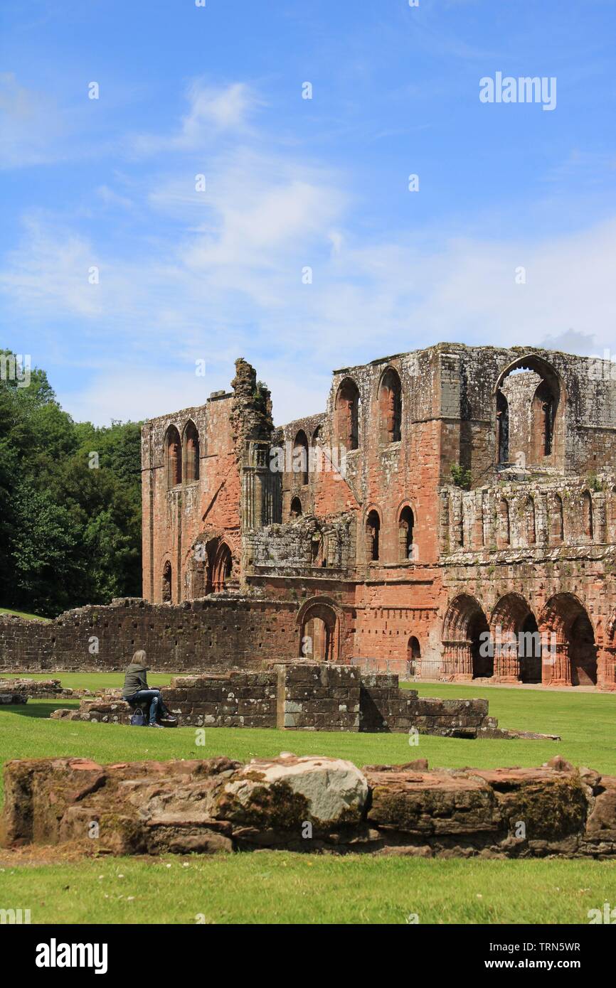 UK Barrow In Furness, Cumbria. Furness Abbey. Ulverston, Cumbria, Halbinsel Furness Abbey Ruinen, Furness Abbey, Cumbria. Stockfoto