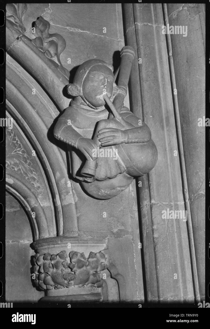 Geschnitzte Figur, Münster Kirche des Heiligen Johannes, Beverley, East Riding von Yorkshire, c 1955 - c 1980. Schöpfer: Ursula Clark. Stockfoto