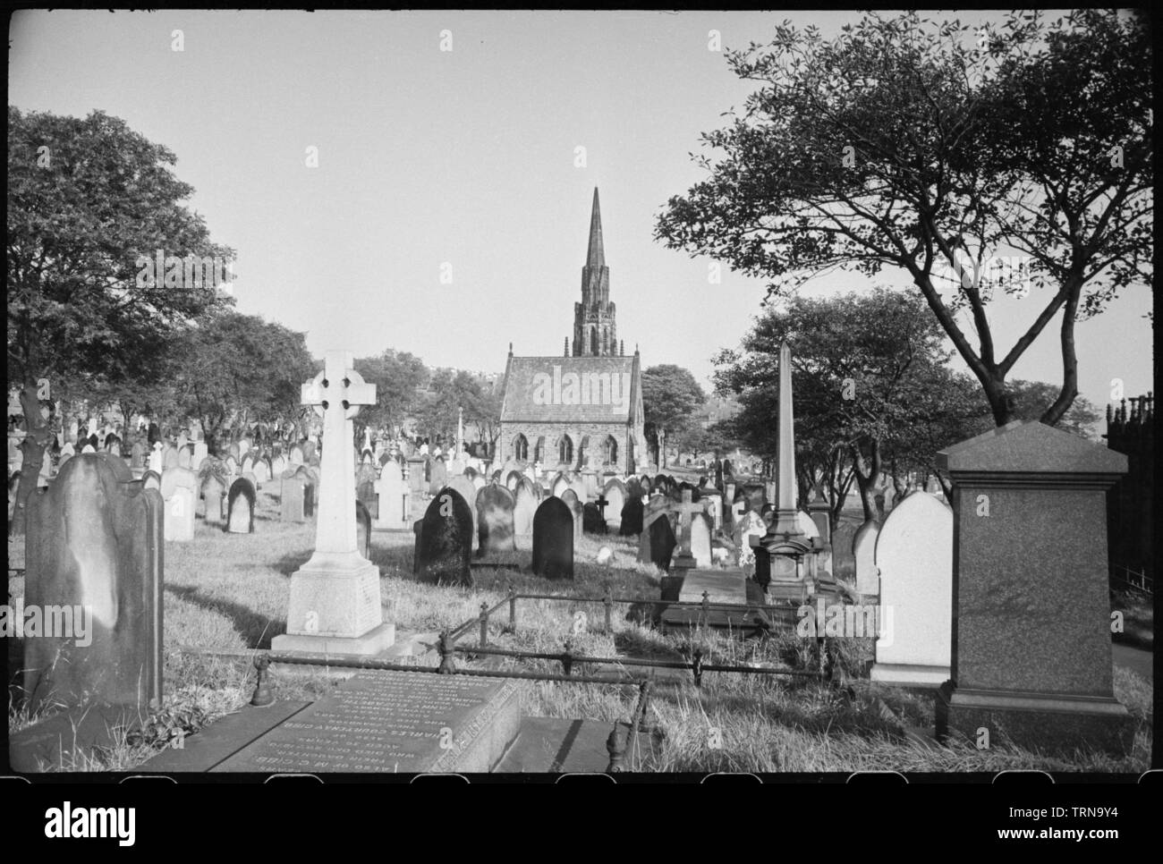 Kapellen und Torbogen in St John's Friedhof, Elswick Road, Newcastle upon Tyne, c 1955 - c 1980. Schöpfer: Ursula Clark. Stockfoto