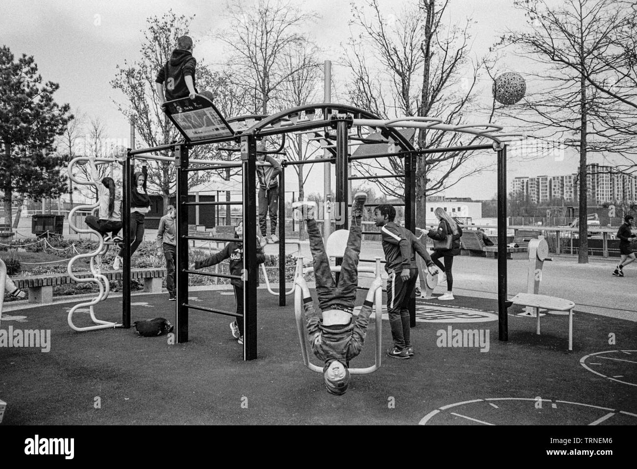 Kinderbecken im Freien Gymnasium, Queen Elizabeth Olympic Park, Stratford, London, England, Vereinigtes Königreich. Stockfoto