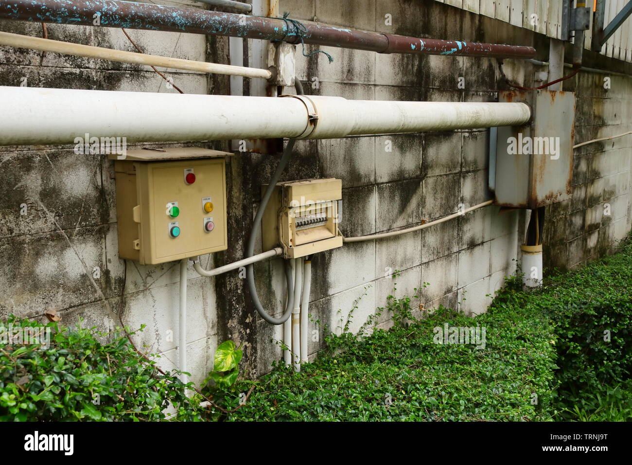 Switchboard zu elektrischen Leitungen für die elektrische Energieverteilung angeschlossen Stockfoto