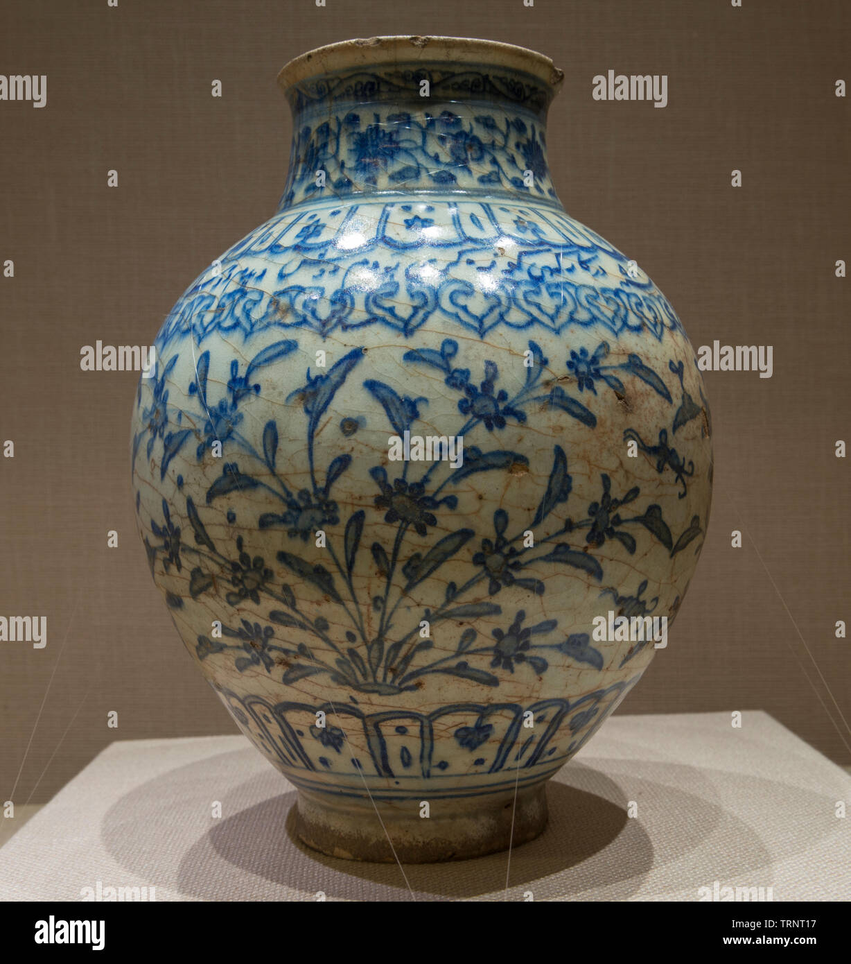 Blau und Weiß Porzellan Glas. 1563 AD, Safavid Dynastie. Provinz Isfahan, Iran. Iran National Museum. Stockfoto