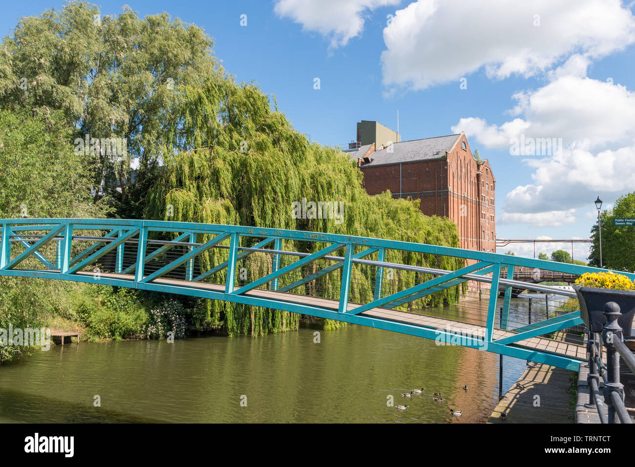 Die heilungen Mühle, auch als Borough Mühle bekannt, wurde im Jahr 1865 neben dem Fluss Avon in Stroud, Gloucestershire, England Stockfoto