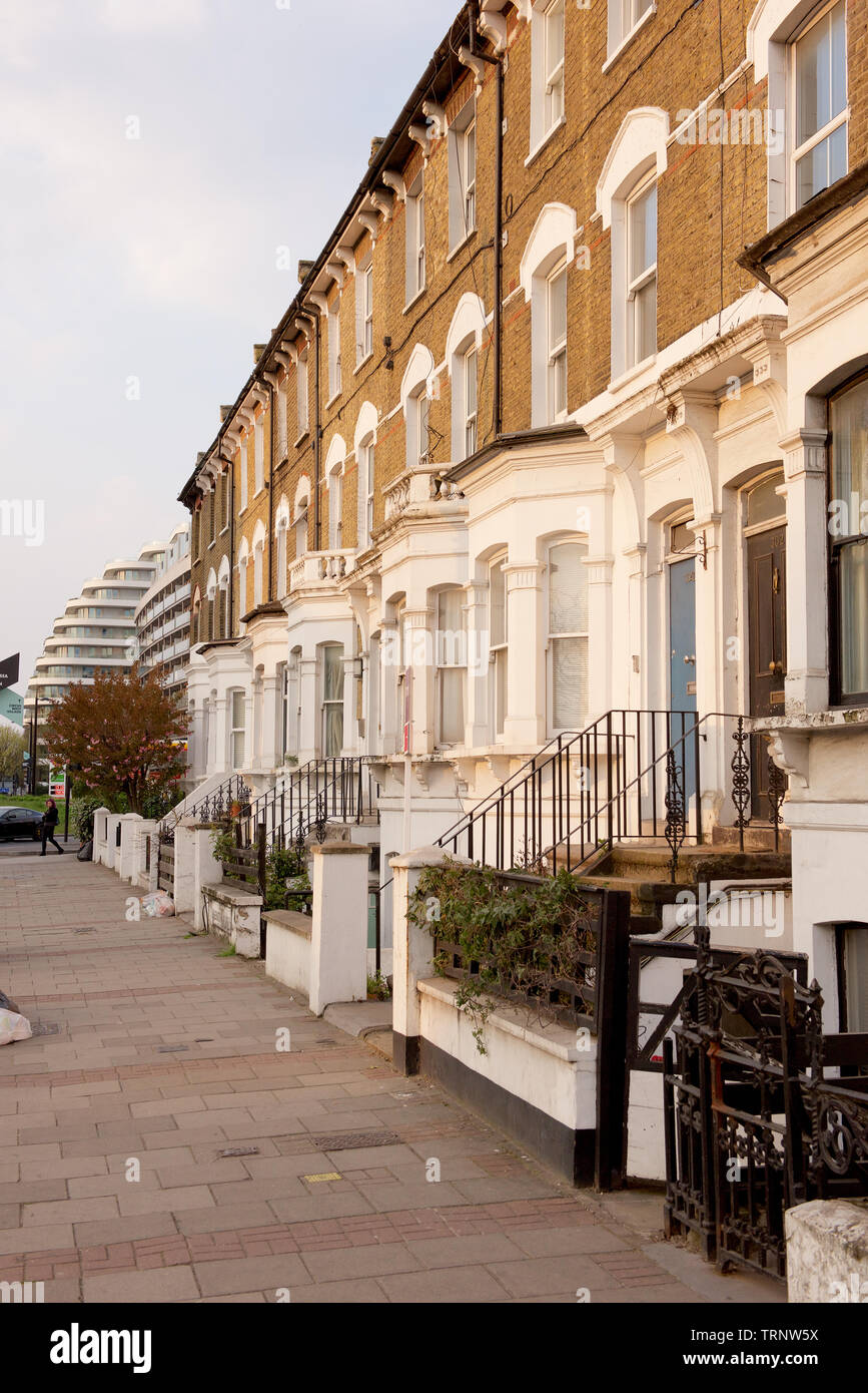 Häuser auf Queenstown Road, Battersea in London, England Stockfoto