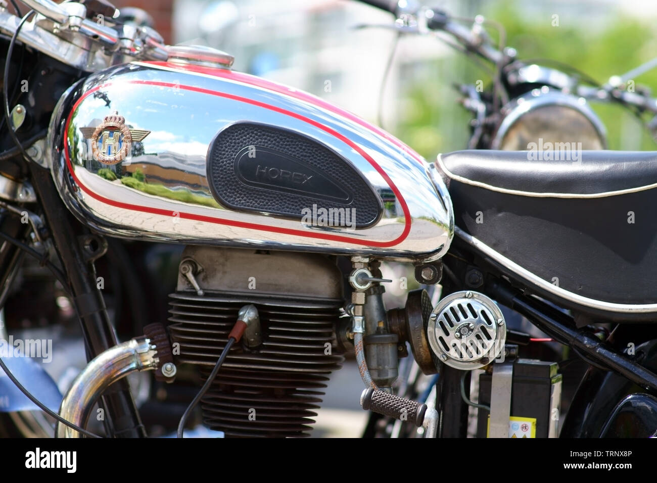 Bad Homburg, Deutschland - Juni 09, 2019: Die glänzenden Tank und die Marke  Logo der Motorrad Hersteller Horex auf einem Oldtimer Motorrad am 09 Juni,  2019 Stockfotografie - Alamy