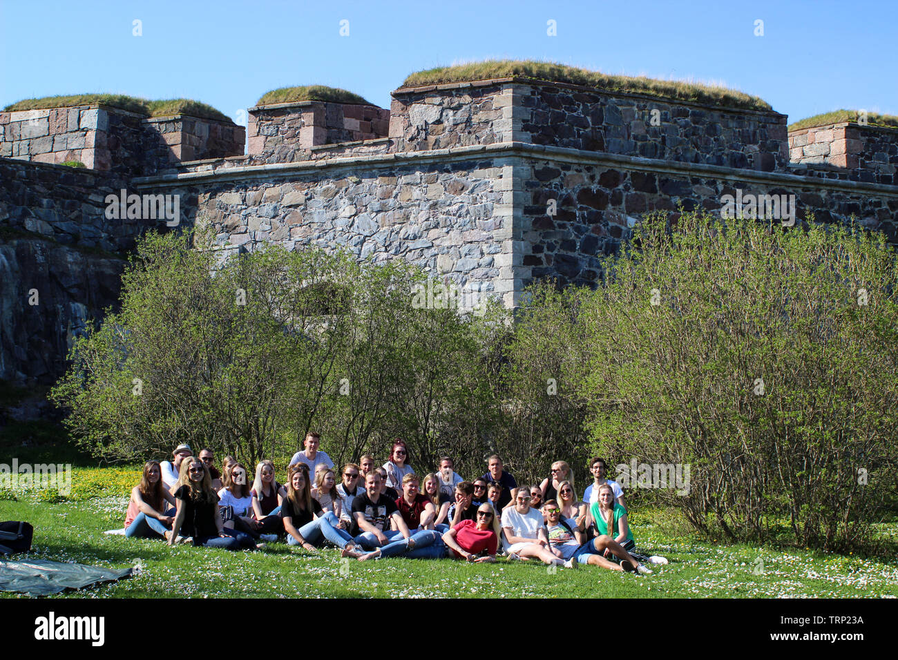 Haaga-Helia Fachhochschule Schüler auf eine Entdeckungsreise in der Festung Suomenlinna in Helsinki, Finnland Stockfoto