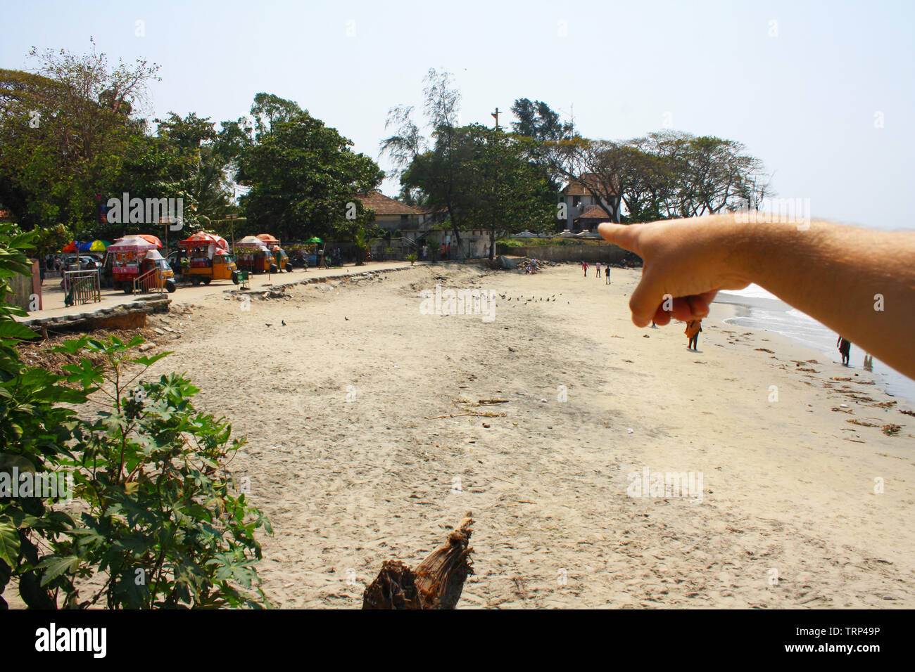 Bunte tuk tuk Eis Lkw am Strand von der touristischen Vergangenheit von Cochin (Kochi) Indien geparkt für ein kaltes erfrischende behandeln in der Hitze Stockfoto
