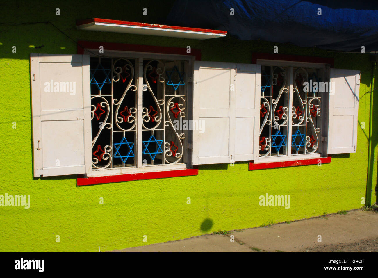 Jüdische Star Schmiedeeisen Fenster Designs in Jewtown die älteste jüdische Gemeinde in Cochin (Kochi) Kerala, Indien Stockfoto