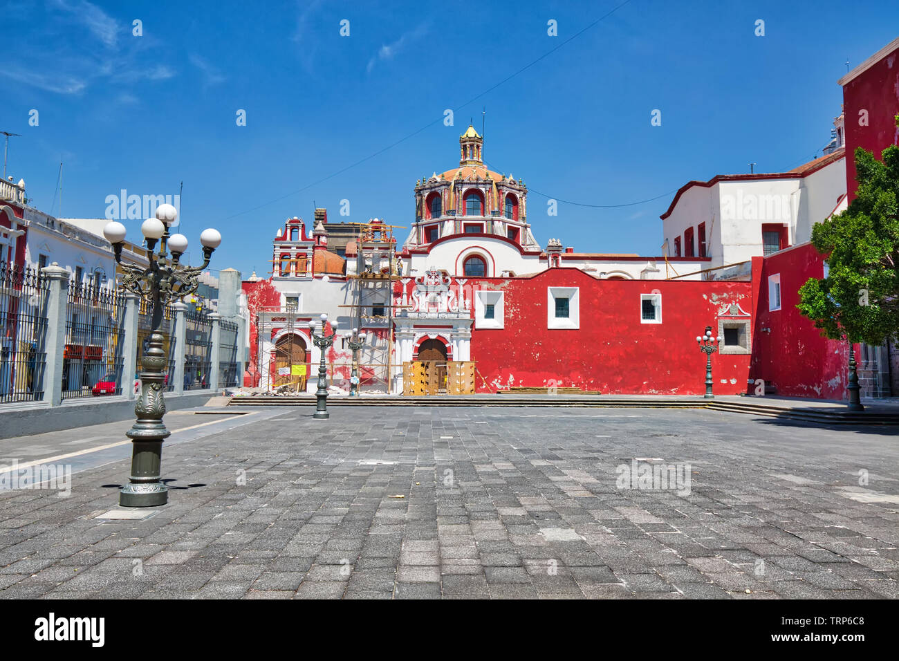 Puebla, Mexico-April 14, 2018: Santo Domingo Tempel und Capilla del Rosario Kirche in der Nähe des Zocalo historischen Stadtzentrum Stockfoto