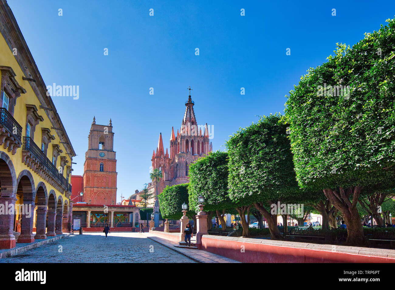 San Miguel de Allende, Mexiko - 3 Dezember, 2018: Wahrzeichen Parroquia de San Miguel Arcangel Kathedrale im historischen Stadtzentrum Stockfoto