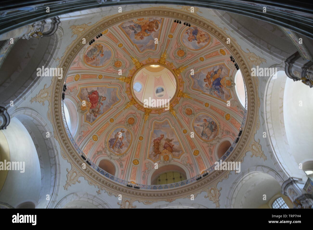 Der Innenraum einer Kathedrale in Dresden, Deutschland Stockfoto